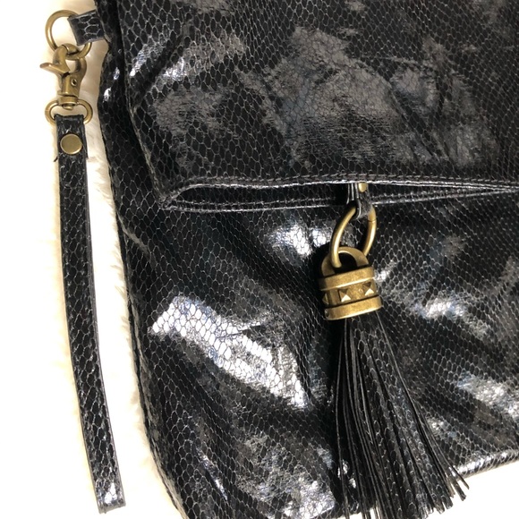 DEENA & OZZY Black Python Clutch & Wristlet - Picture 2 of 7